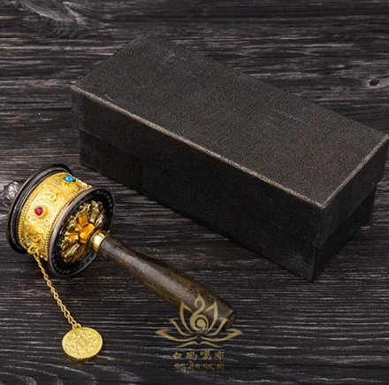 Tibetan Special Crafts Prayer Wheel Alloy Metal Hand Cranking Carving Crystal Decor Prayer Wheel Crafts Exquisite Buddhist Gift